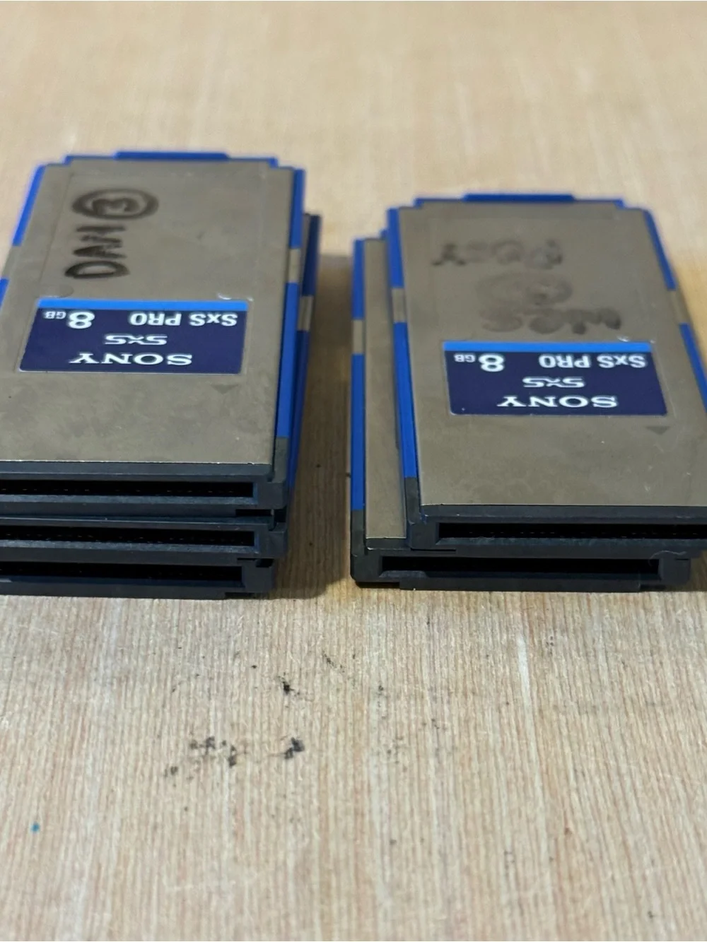 5-Sony 8GB SxS PRO Memory Cards “UNTESTED” SBP-8 w/Case Read Description Below!
